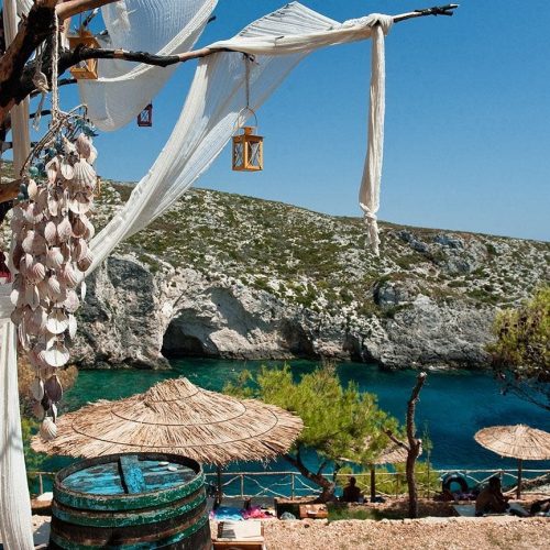 Romantyczna i niebieska i lazurowa zatoka Porto Limnionas na Zakynthos w Grecji na wycieczkach lokalnych po polsku z przewodnikiem